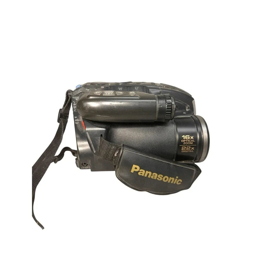 Panasonic Palmcorder PalmSight Camcorder‎ PV-L657 VHS No Battery Untested!